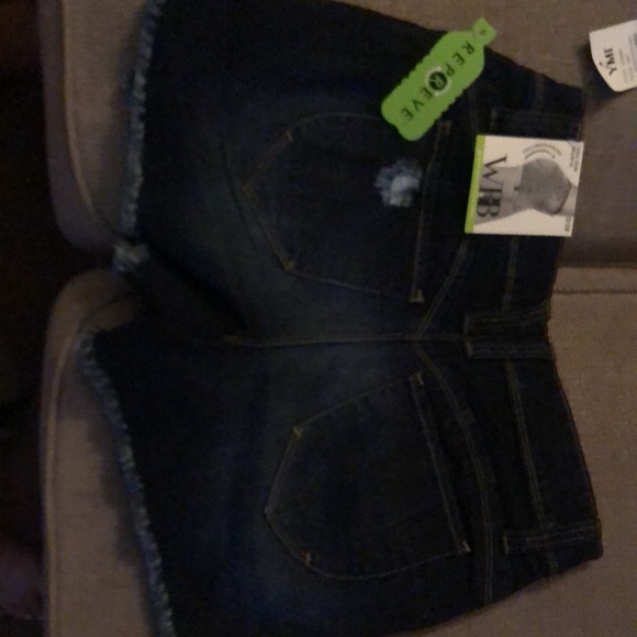 YMI wanna betta butt denim shorts. - Picture 2 of 3